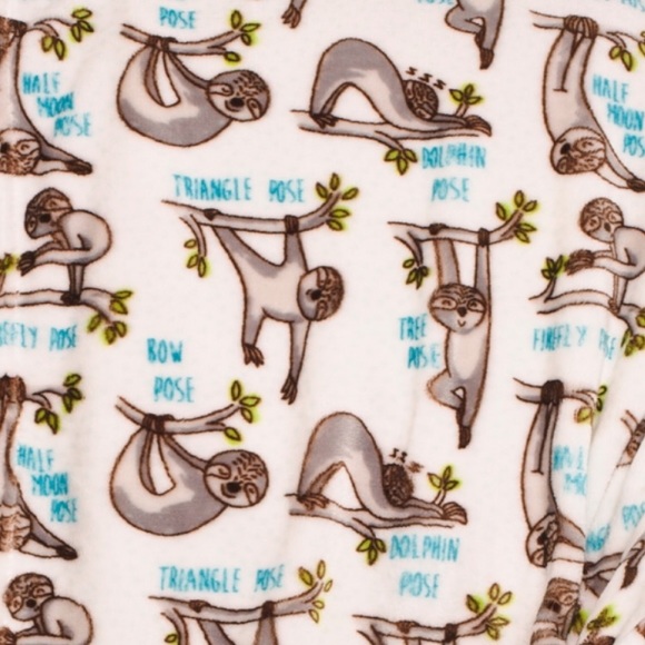 Isaac Mizrahi Yoga Yogi Sloths Plush Throw Blanket - Picture 4 of 9